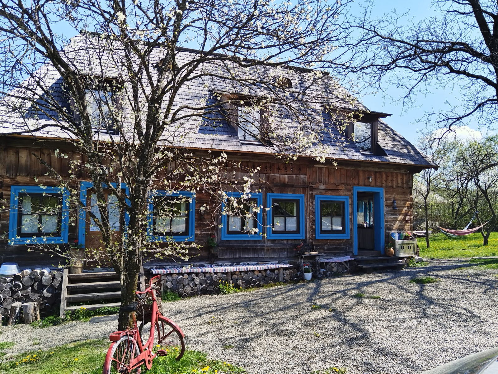 BREB`S COSY BARN